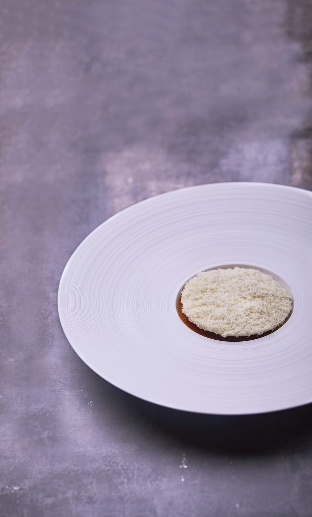Her får du opskriften på den prisvindende Michelin-dessert med Thise Blå Grubé blåskimmelost fra Jordnær - vinderen af Danmarks bedste osteret 2018.